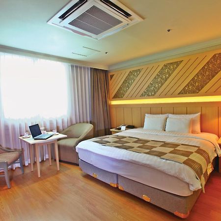 Hotel International Changwon Eksteriør billede