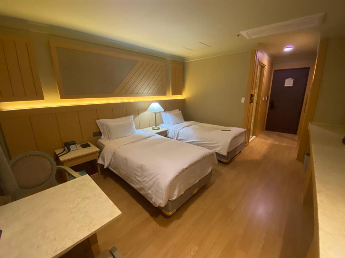 Hotel International Changwon Eksteriør billede