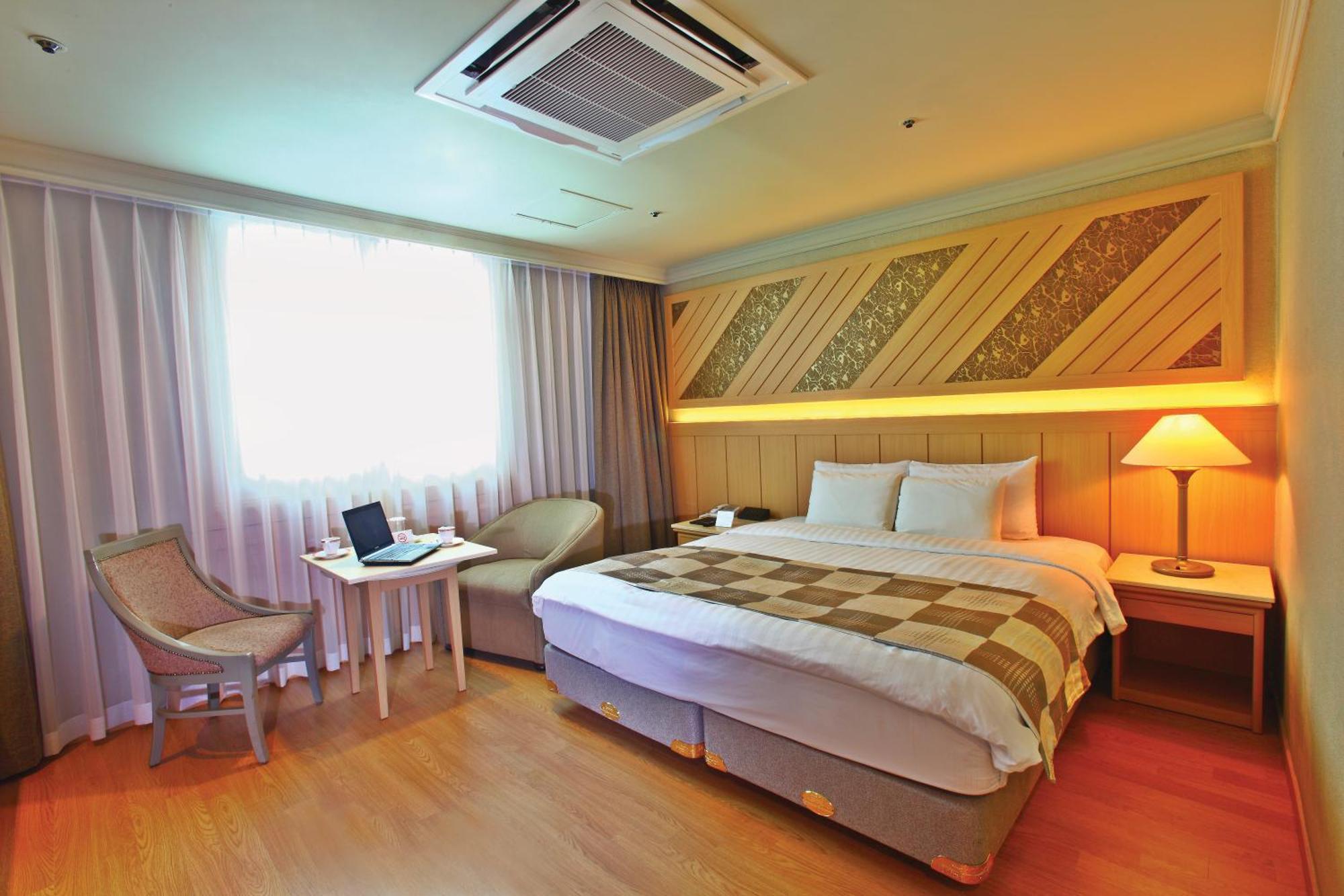 Hotel International Changwon Eksteriør billede
