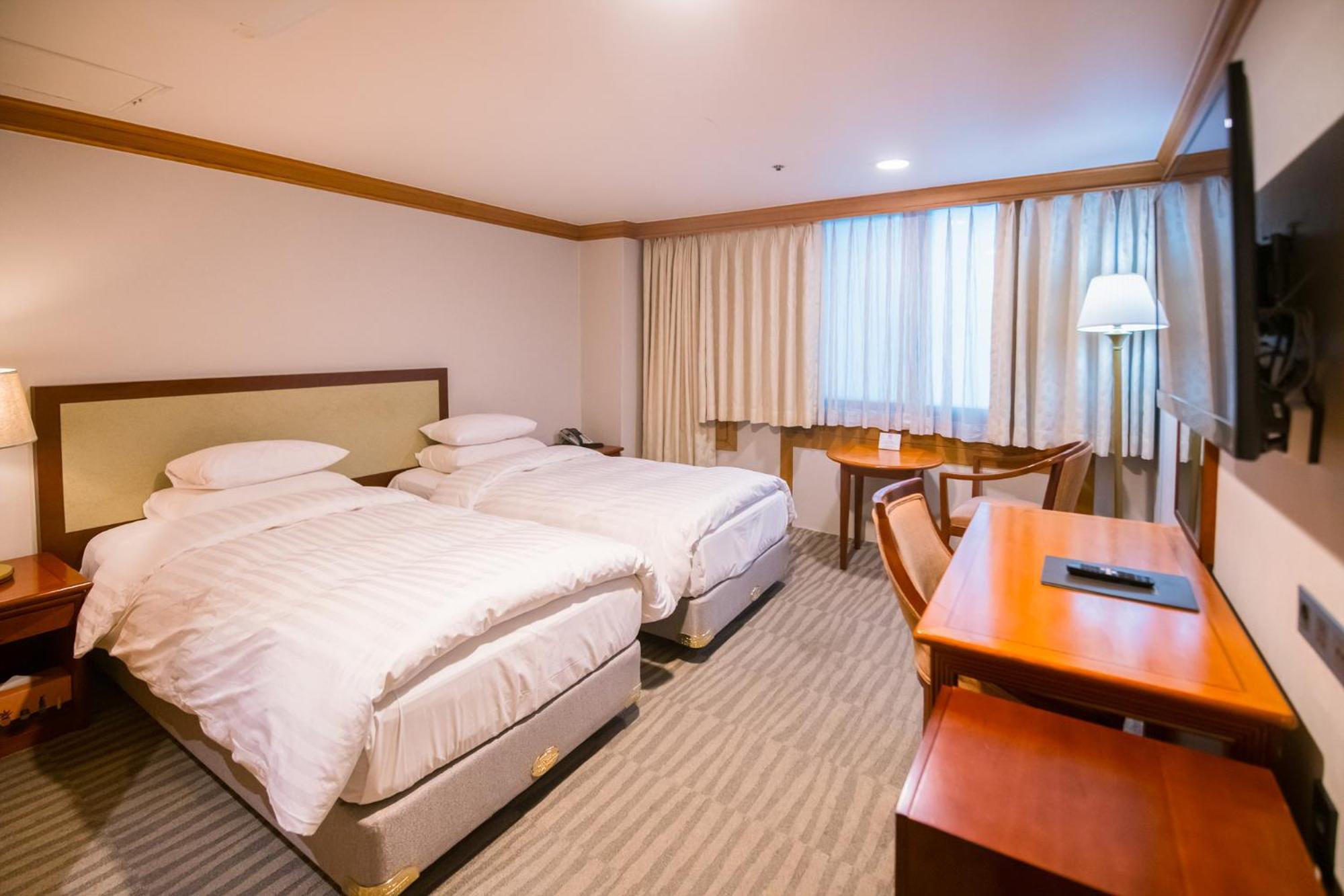 Hotel International Changwon Eksteriør billede