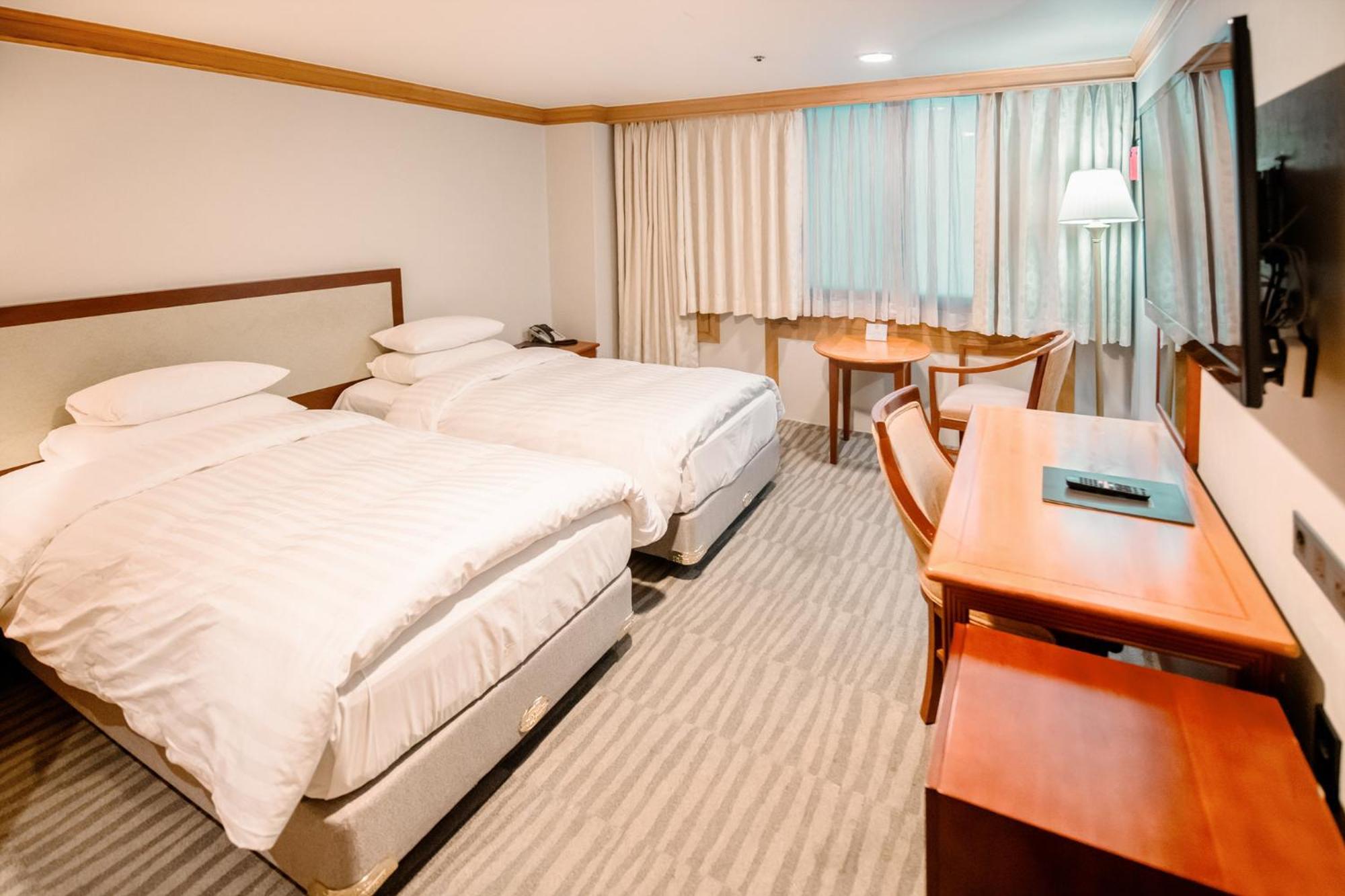 Hotel International Changwon Eksteriør billede