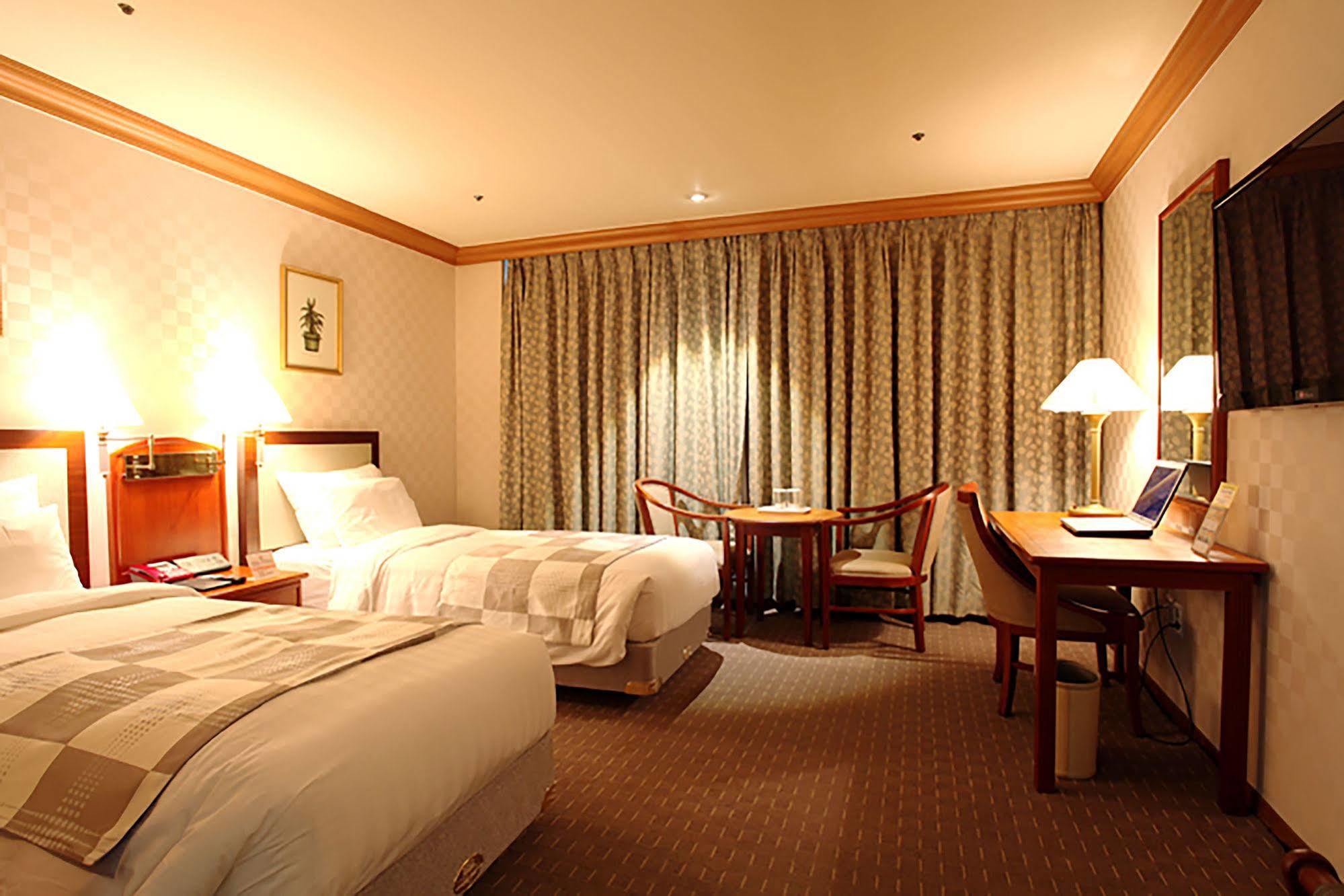 Hotel International Changwon Eksteriør billede