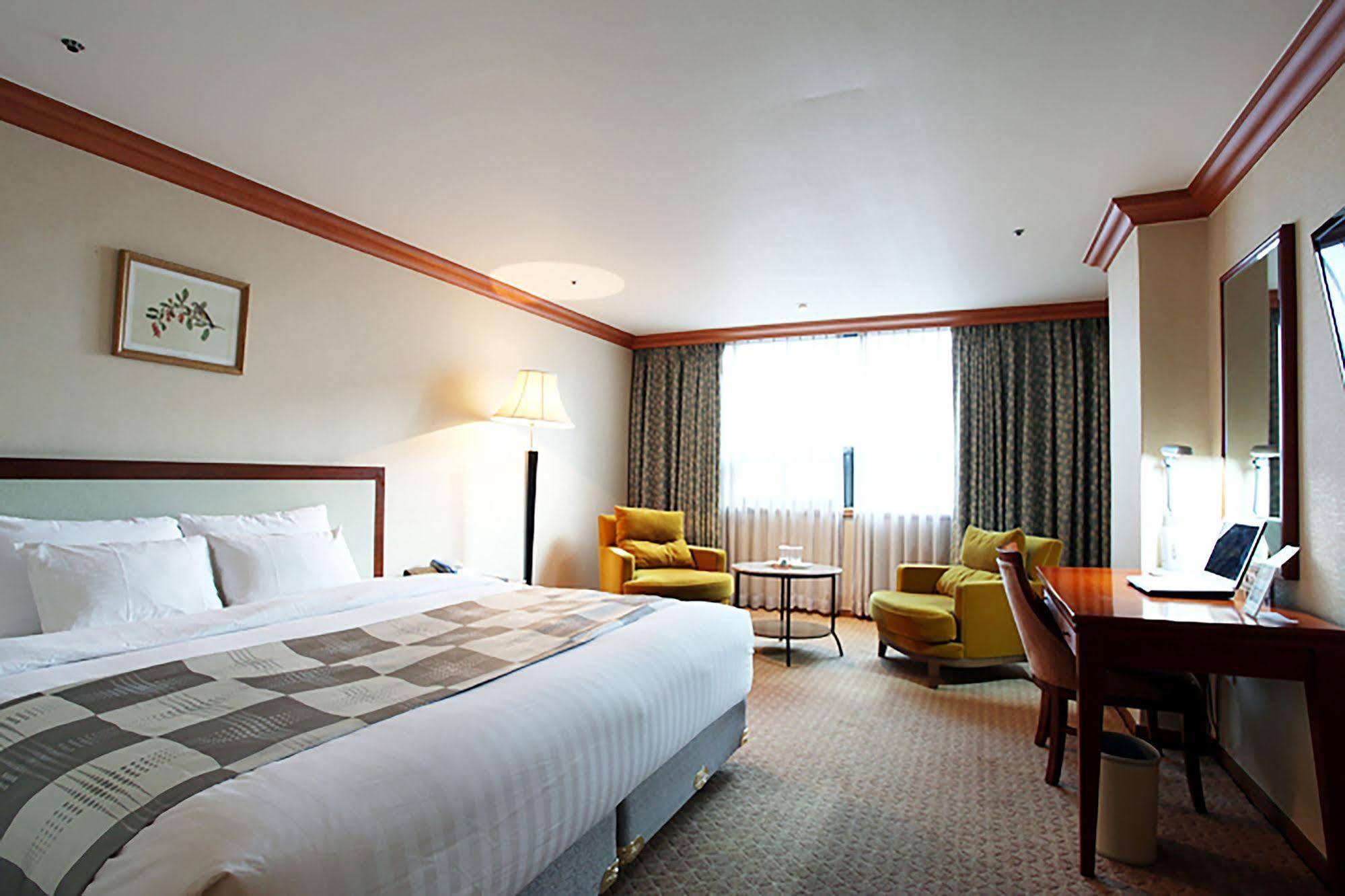 Hotel International Changwon Eksteriør billede