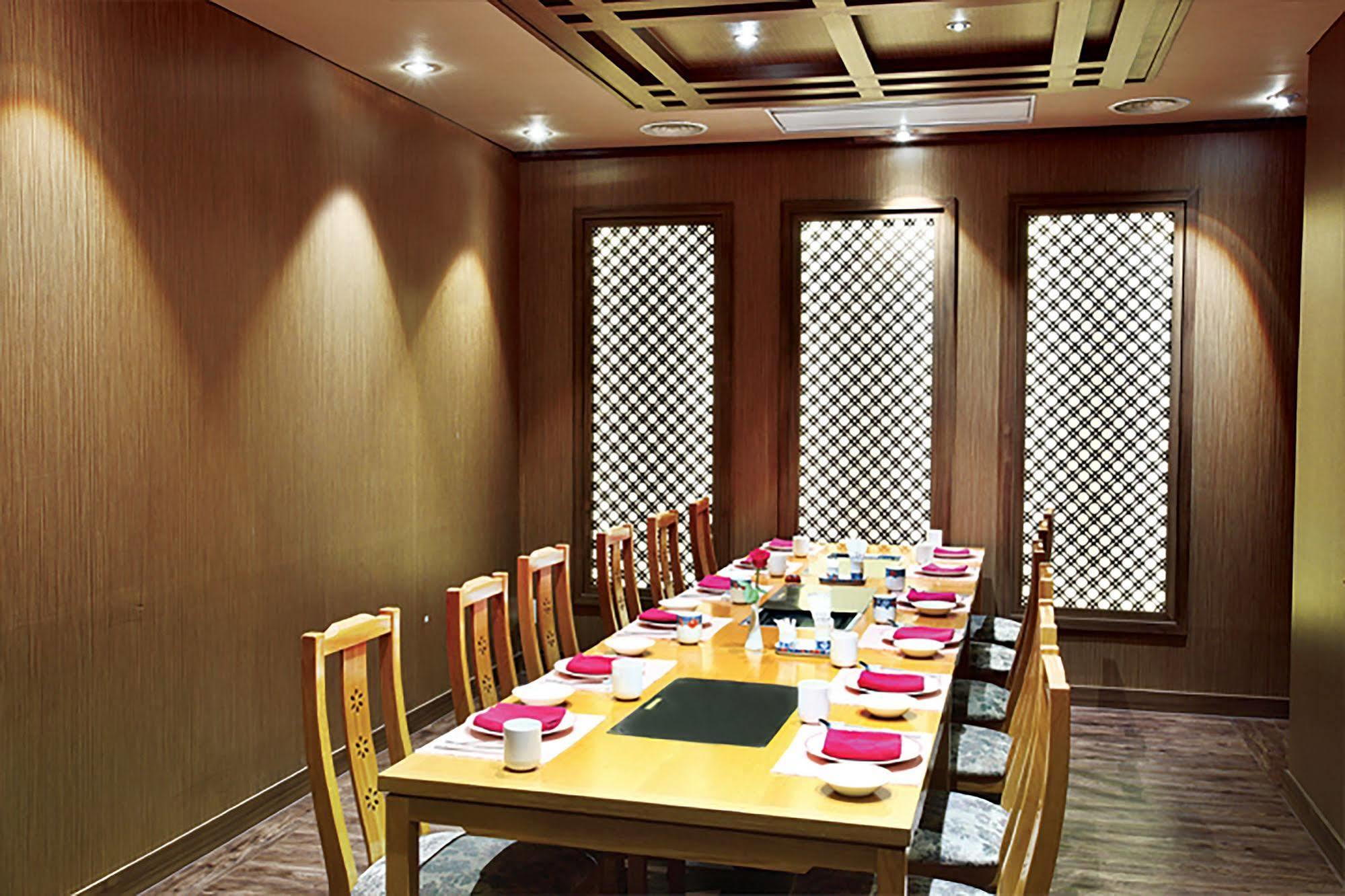 Hotel International Changwon Eksteriør billede
