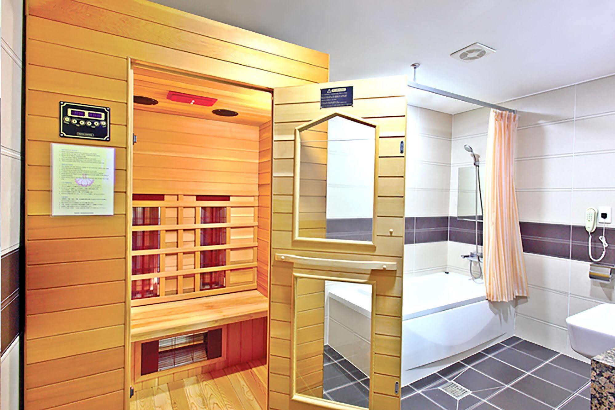 Hotel International Changwon Eksteriør billede
