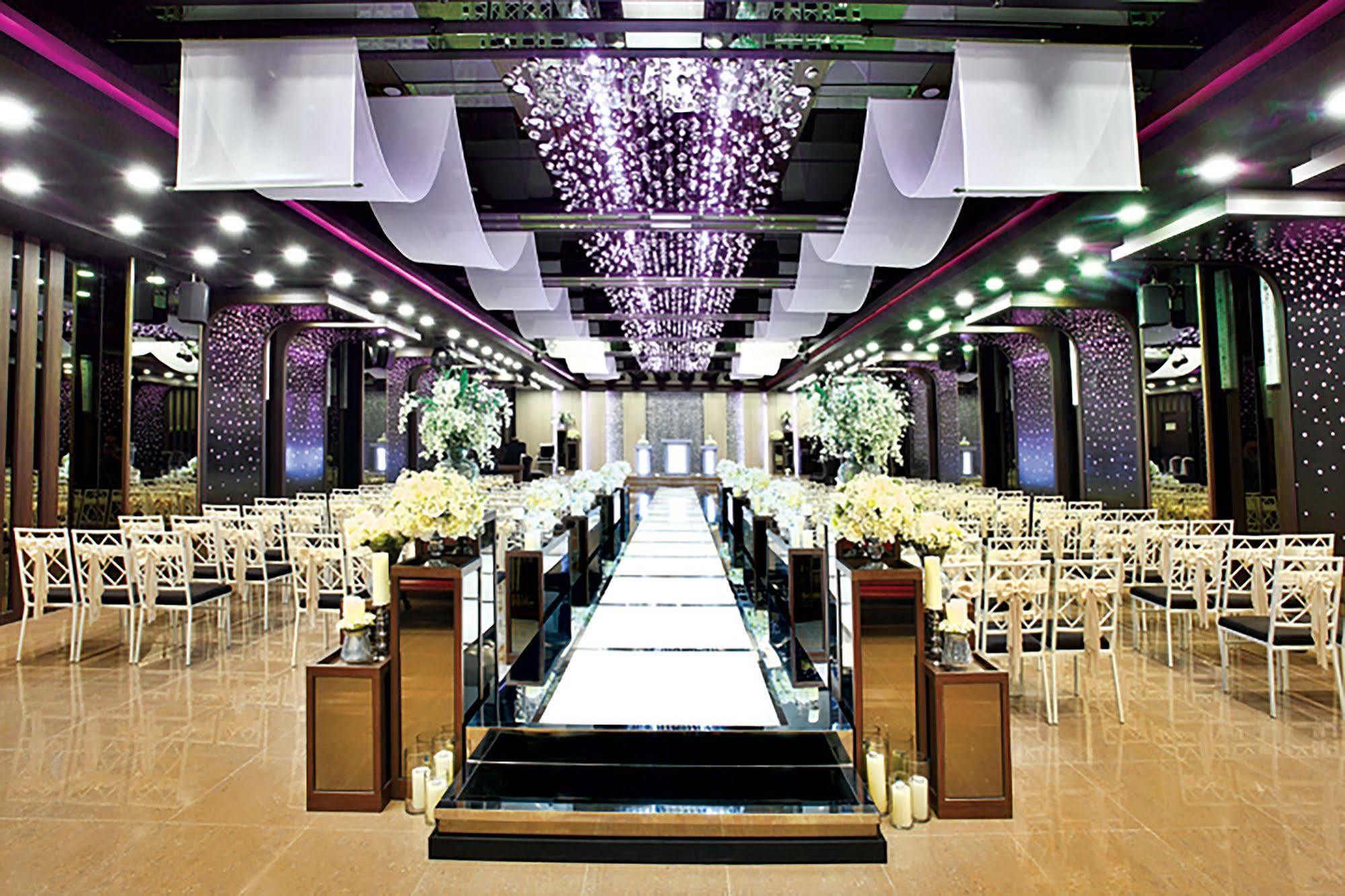Hotel International Changwon Eksteriør billede